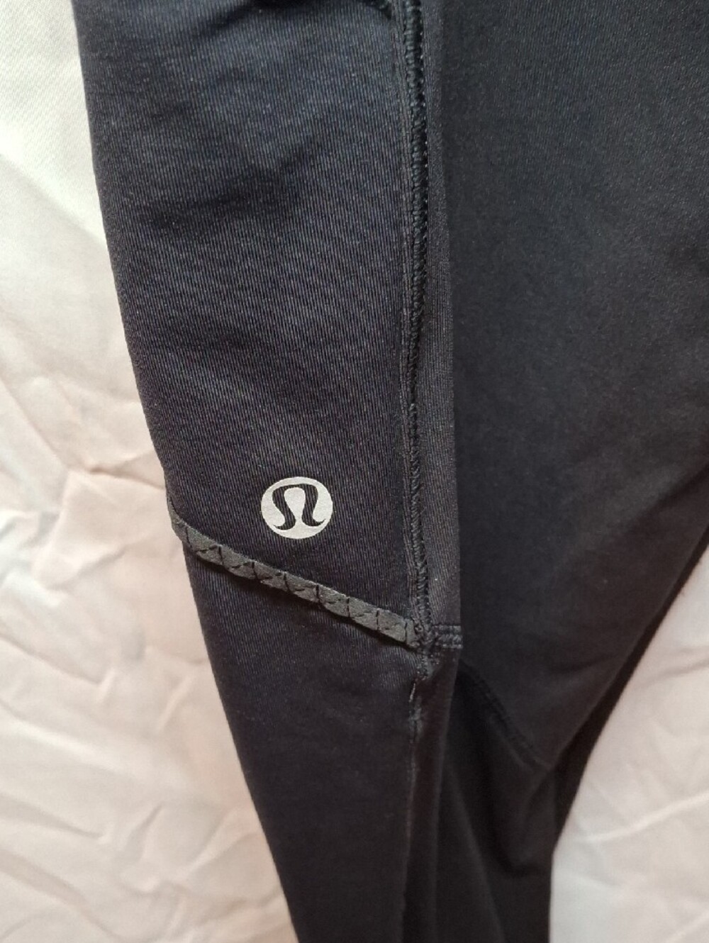 Lululemon "Nothing to Hide" Ruched Crop Legging - Picture 3 of 9